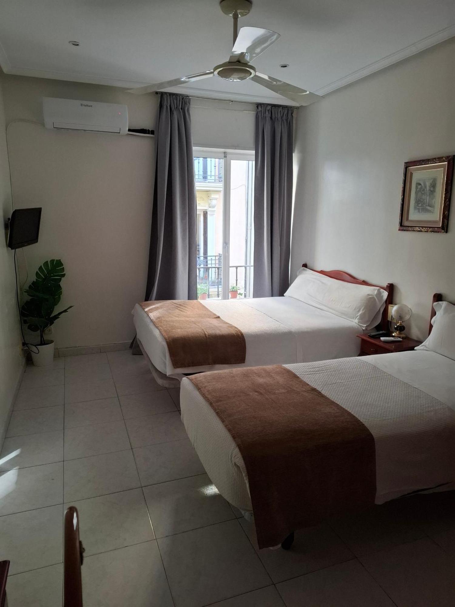 Hostal Villamanez Мадрид Экстерьер фото
