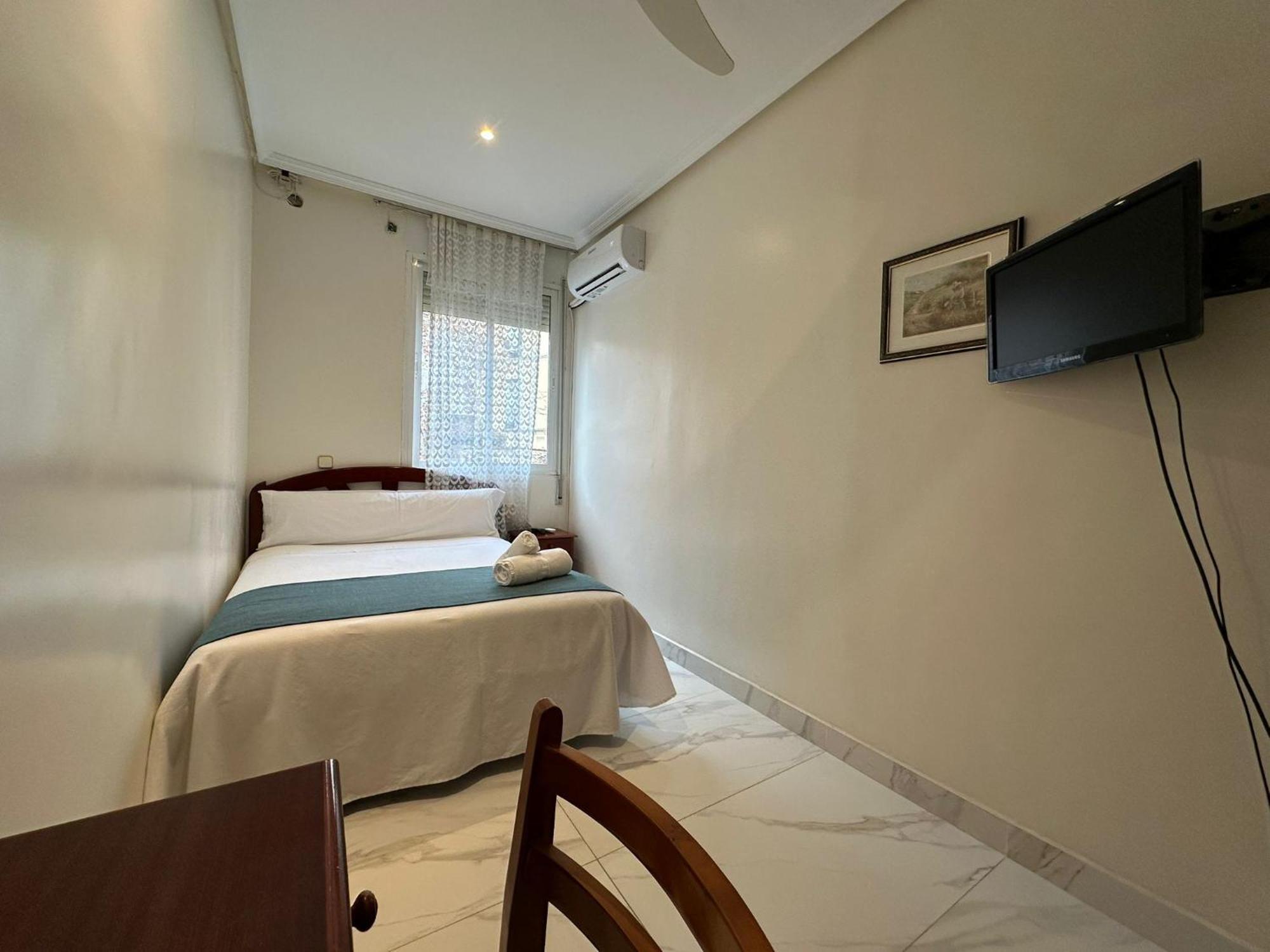 Hostal Villamanez Мадрид Экстерьер фото