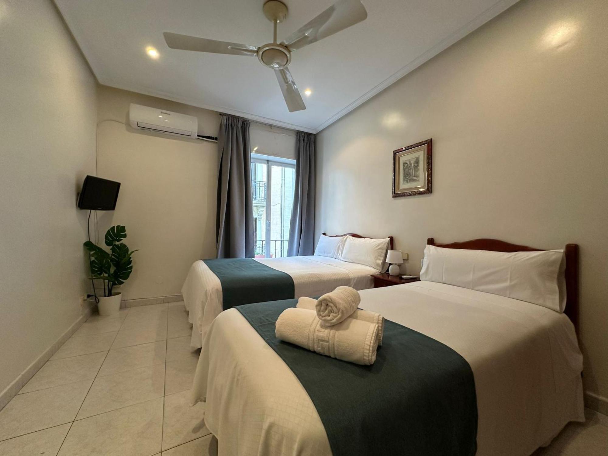Hostal Villamanez Мадрид Экстерьер фото