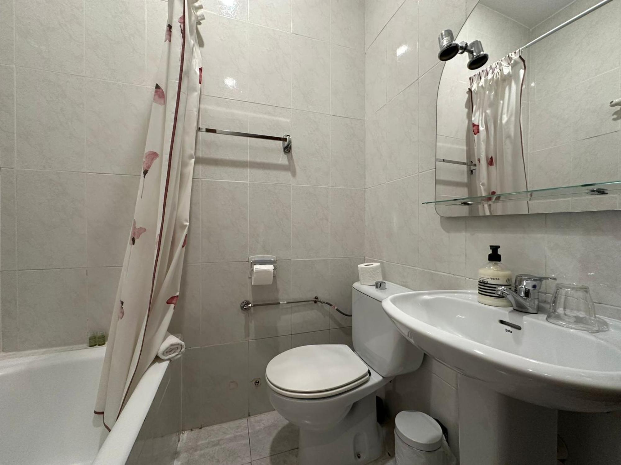 Hostal Villamanez Мадрид Экстерьер фото