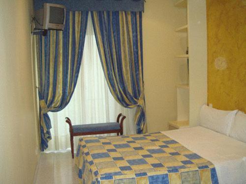 Hostal Villamanez Мадрид Экстерьер фото